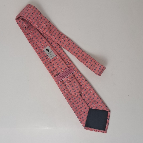 Vineyard Vines pink and blue silk tie splashing whale print - Picture 3 of 9